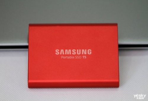 绚丽多彩 卓有不凡 三星移动固态硬盘T5金属红新品评测